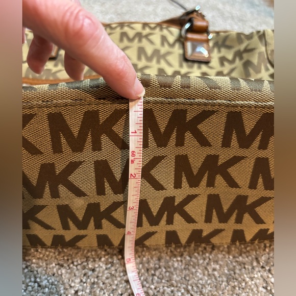 Michael Kors Calista Satchel with Crossbody strap - Picture 10 of 10